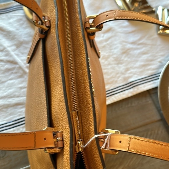 Michael Kors aria cider tote purse lg (mustard/cider yellow) EUC - Picture 11 of 12